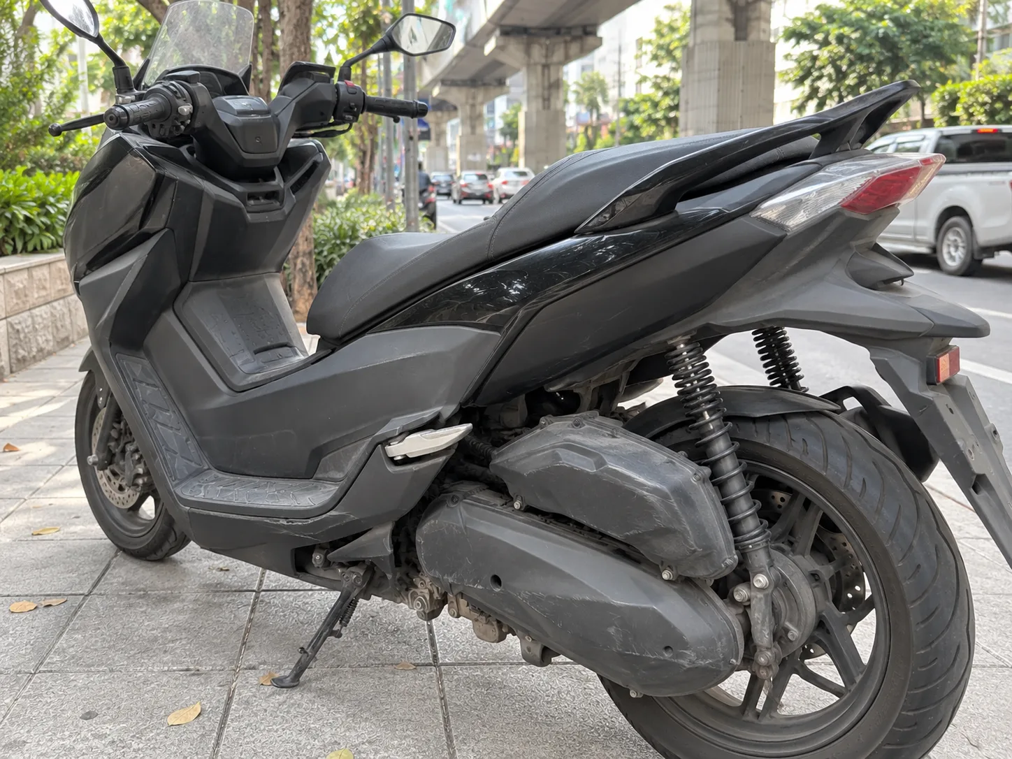 Sukhumvit decal grid — photo 2