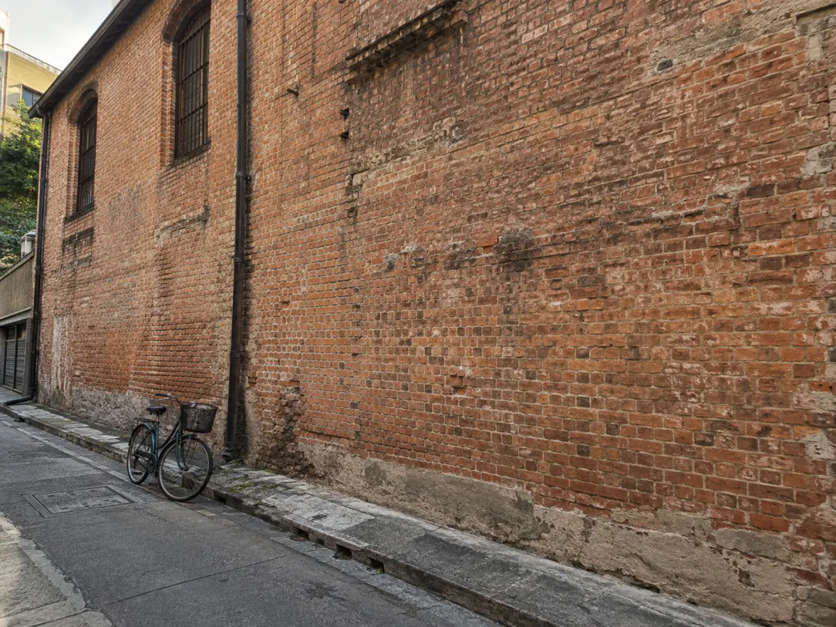 Warehouse wall in Charoen Krung